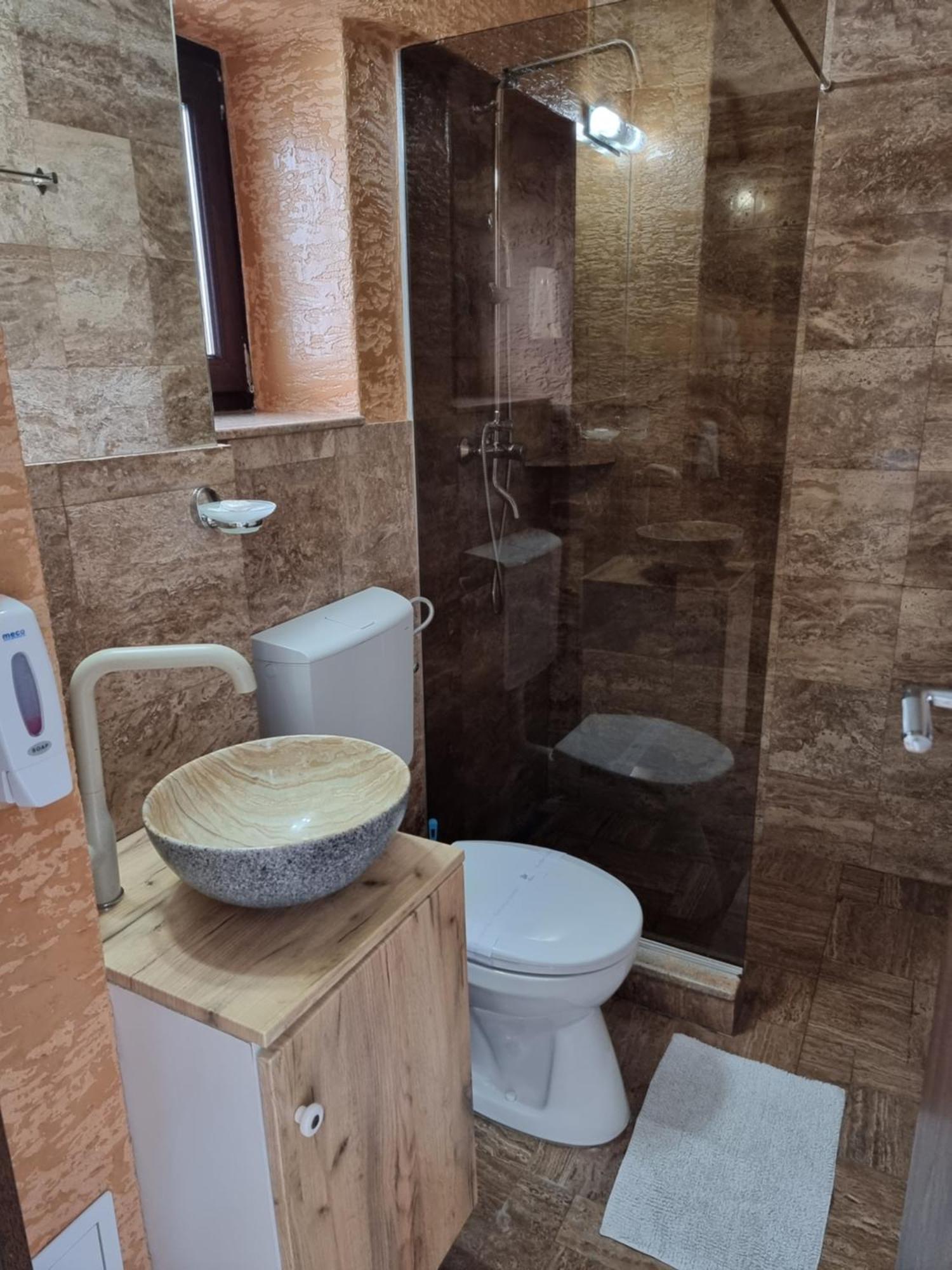 Casa Lipianu Hotel Targu Jiu Room photo