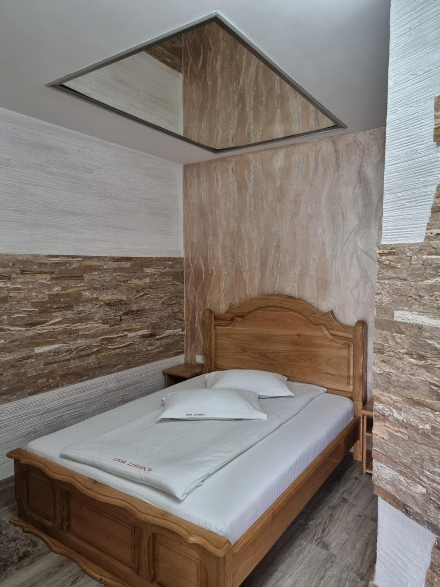 Casa Lipianu Hotel Targu Jiu Room photo